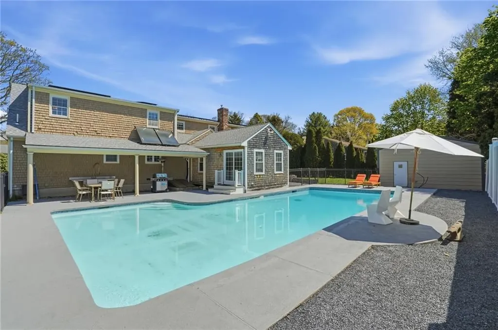 26 Ridgeside Lane Tiverton RI 02878