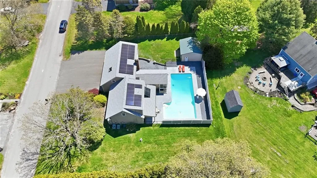 26 Ridgeside Lane Tiverton RI 02878