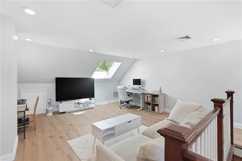 26 Ridgeside Lane Tiverton RI 02878