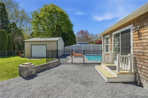 26 Ridgeside Lane Tiverton RI 02878