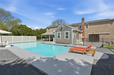 26 Ridgeside Lane Tiverton RI 02878