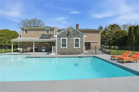 26 Ridgeside Lane Tiverton RI 02878