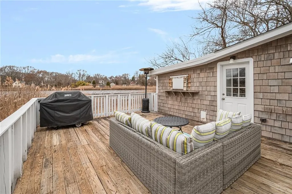 99 River Vue Avenue Warwick RI 02889