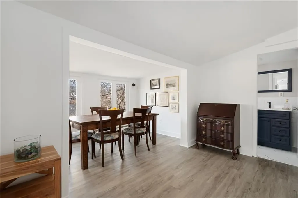 99 River Vue Avenue Warwick RI 02889