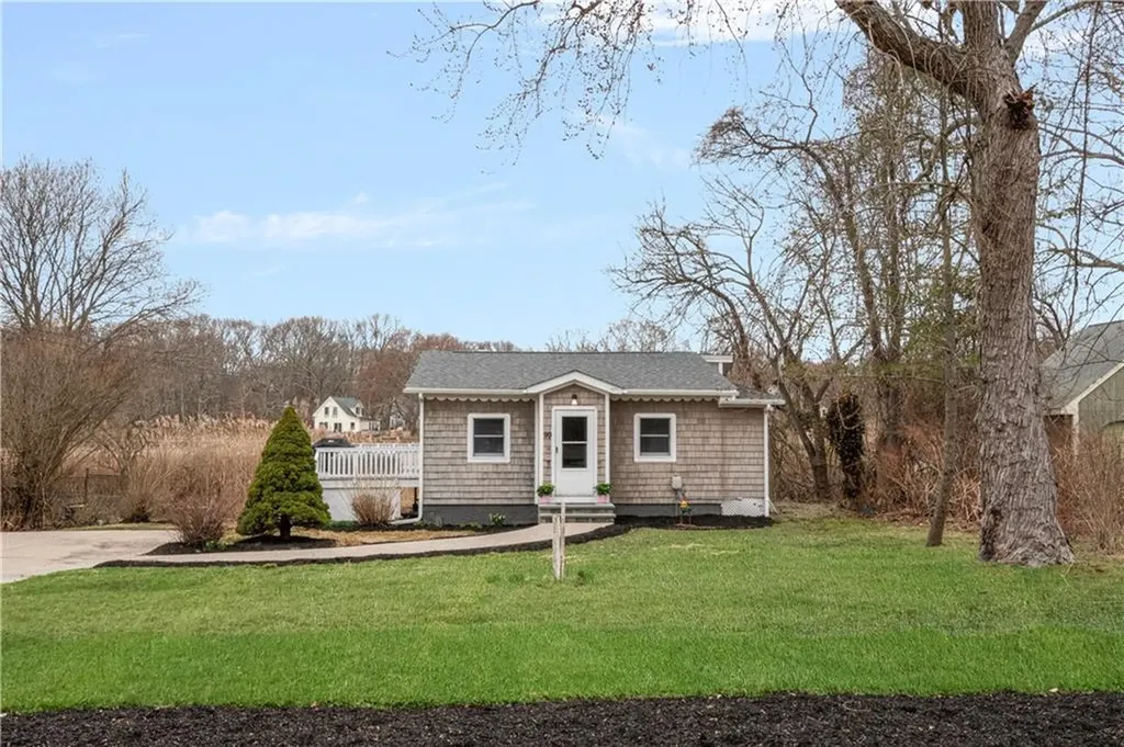 99 River Vue Avenue Warwick RI 02889