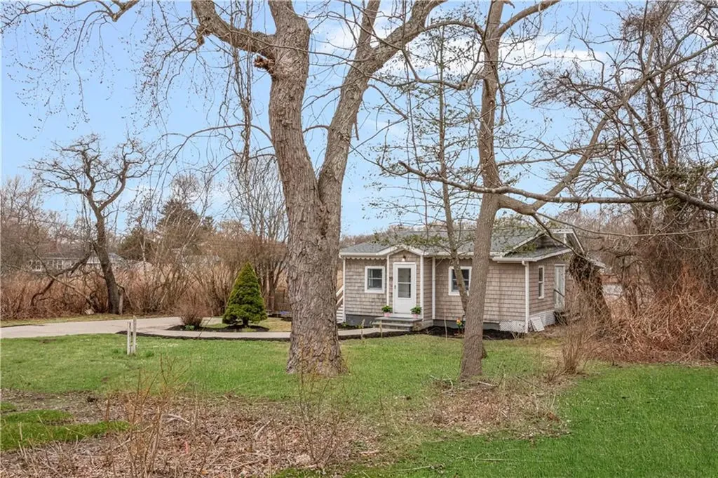 99 River Vue Avenue Warwick RI 02889