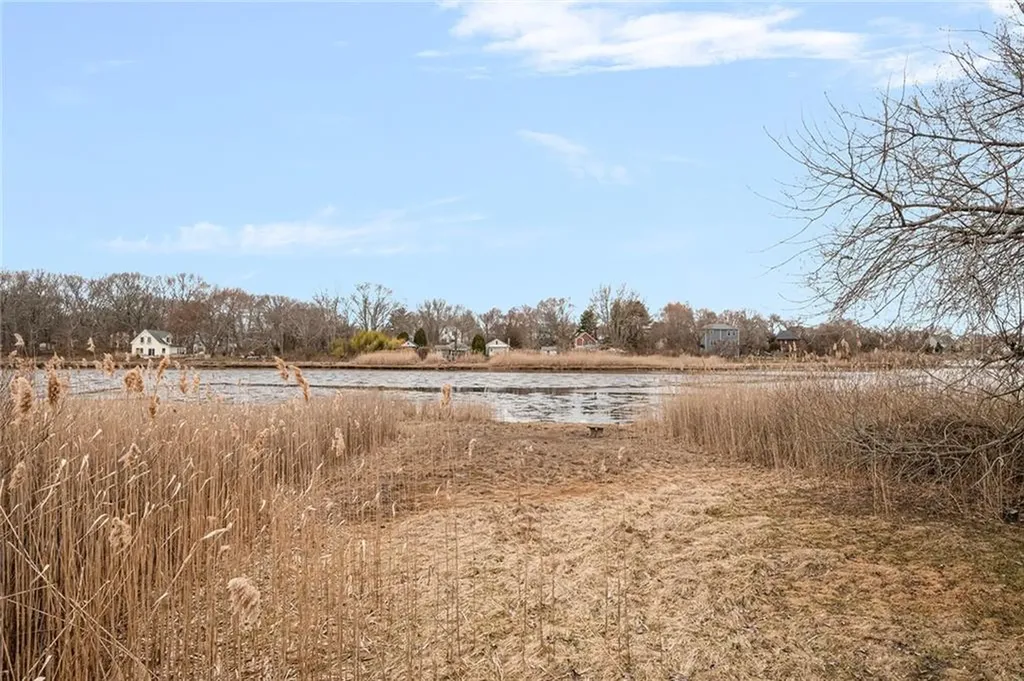 99 River Vue Avenue Warwick RI 02889