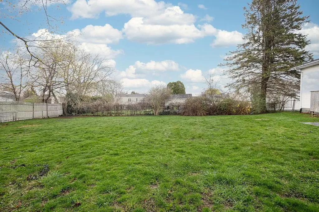 37 Squantum Drive Middletown RI 02842