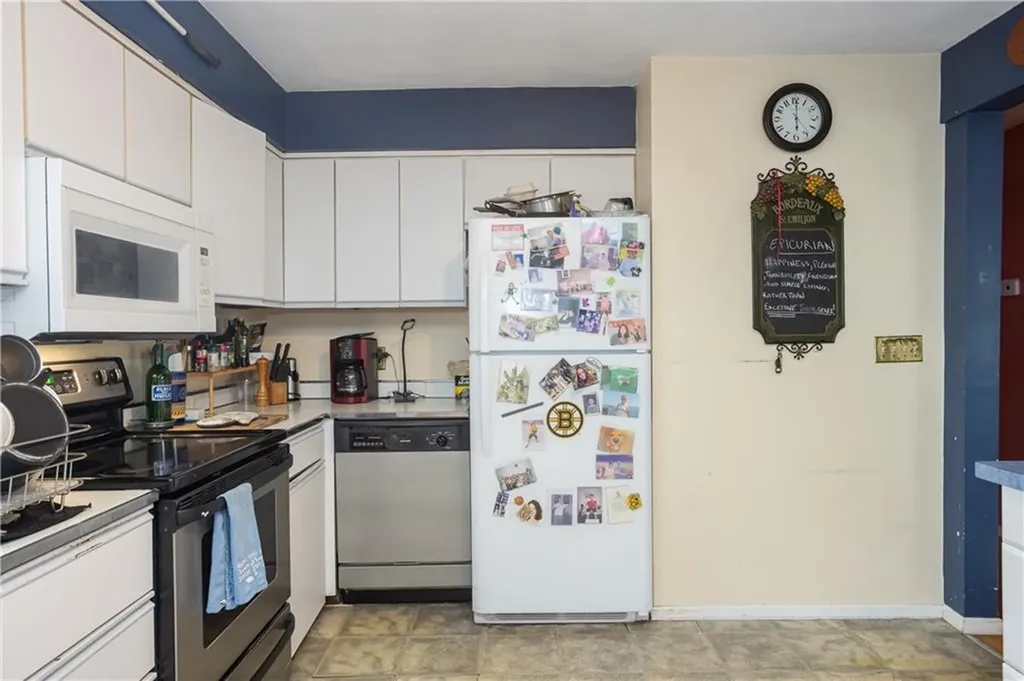 37 Squantum Drive Middletown RI 02842