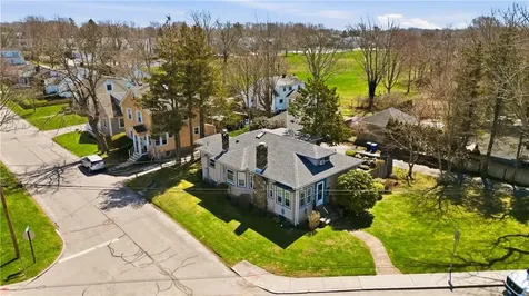 68 Old Fort Road Newport RI 02840