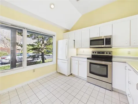 4 Meadowbrook Way Narragansett RI 02882