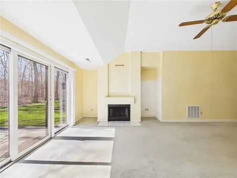 4 Meadowbrook Way Narragansett RI 02882