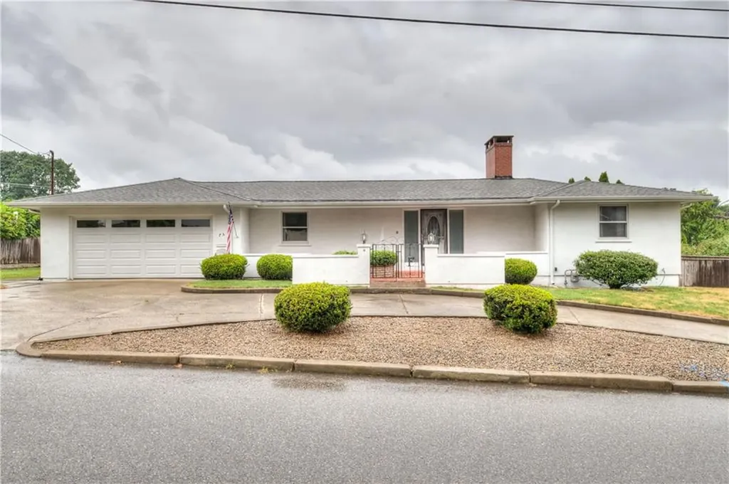 75 Selma Street Cranston RI 02920