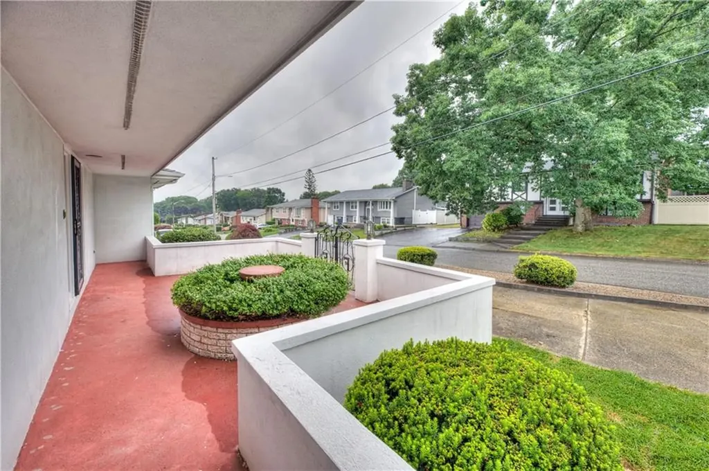 75 Selma Street Cranston RI 02920