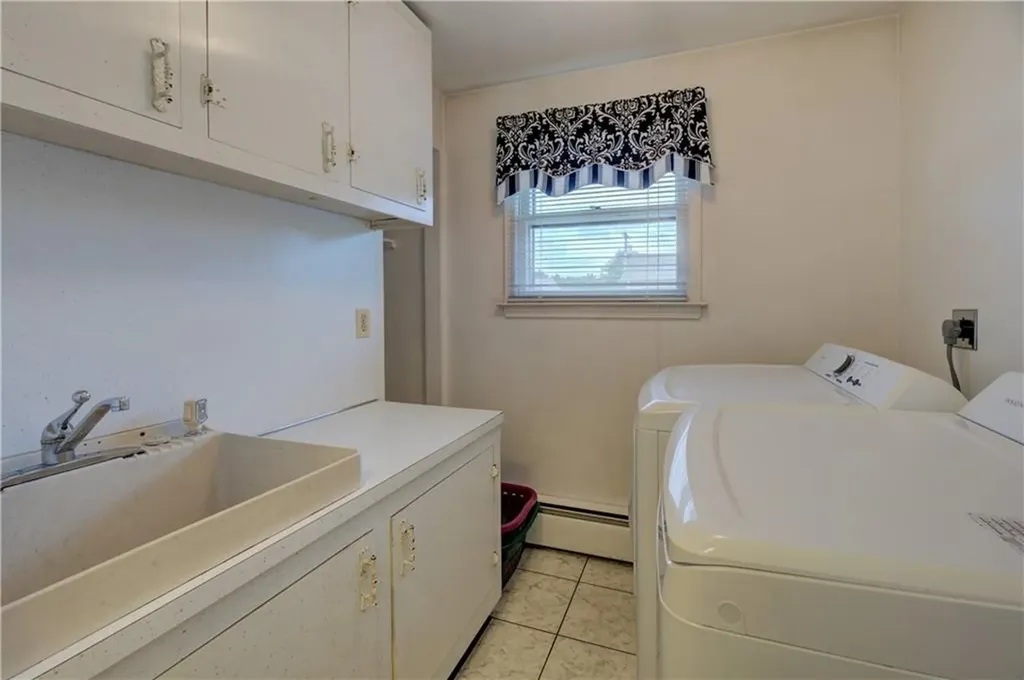 75 Selma Street Cranston RI 02920