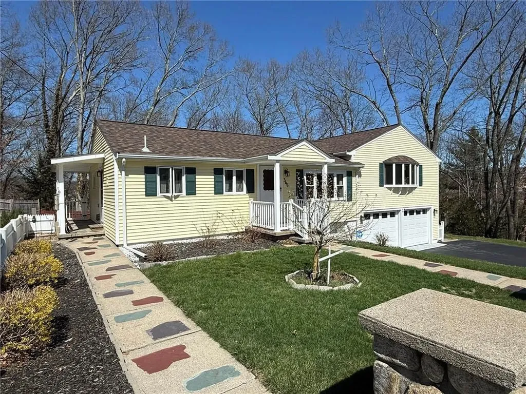 366 Aylsworth Avenue Woonsocket RI 02895