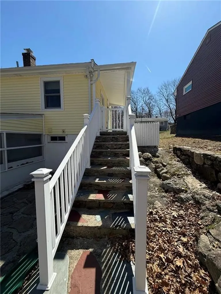 366 Aylsworth Avenue Woonsocket RI 02895