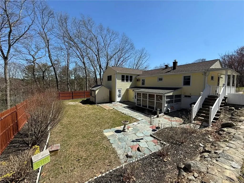 366 Aylsworth Avenue Woonsocket RI 02895