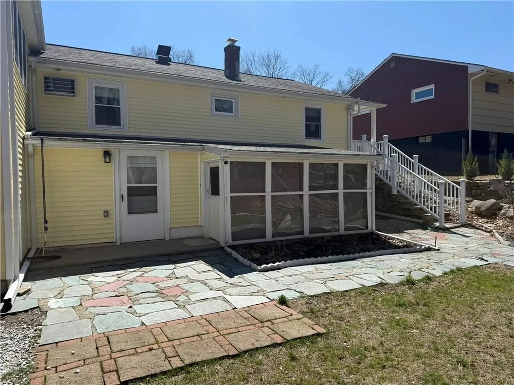366 Aylsworth Avenue Woonsocket RI 02895