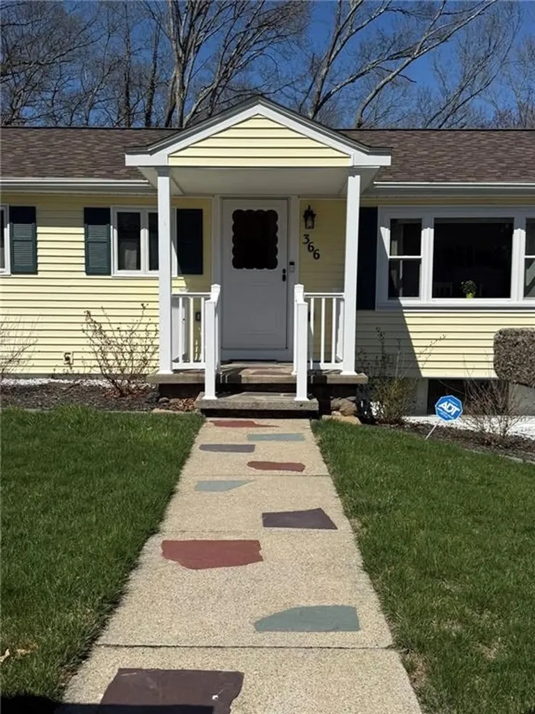 366 Aylsworth Avenue Woonsocket RI 02895