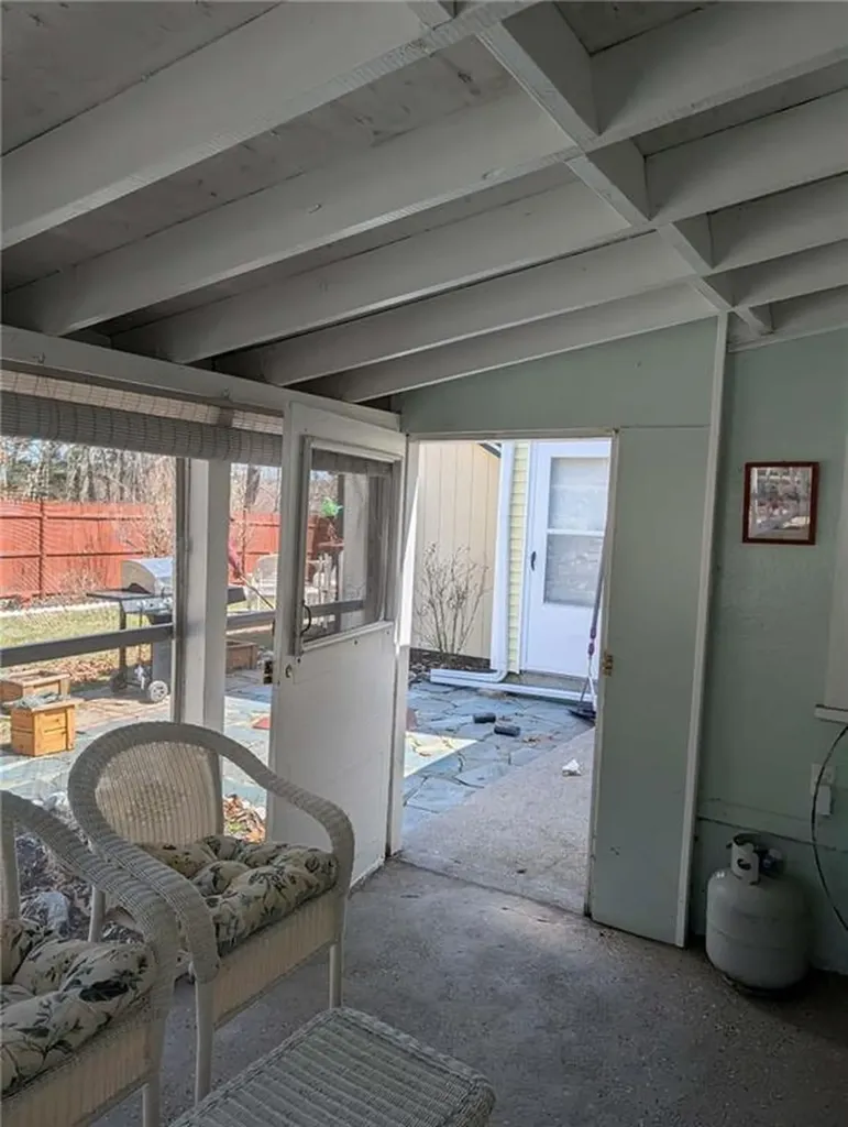 366 Aylsworth Avenue Woonsocket RI 02895