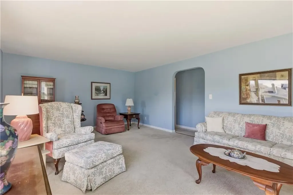 24 Kearns Avenue Tiverton RI 02878