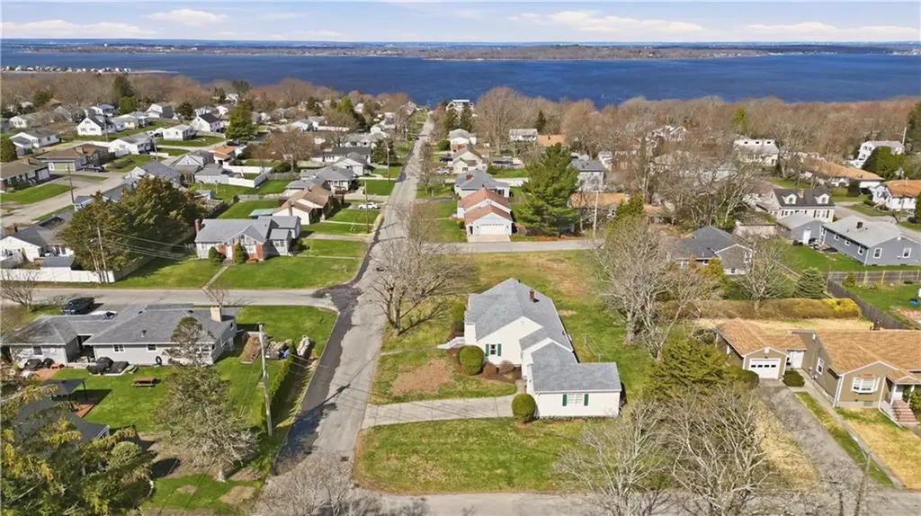 24 Kearns Avenue Tiverton RI 02878