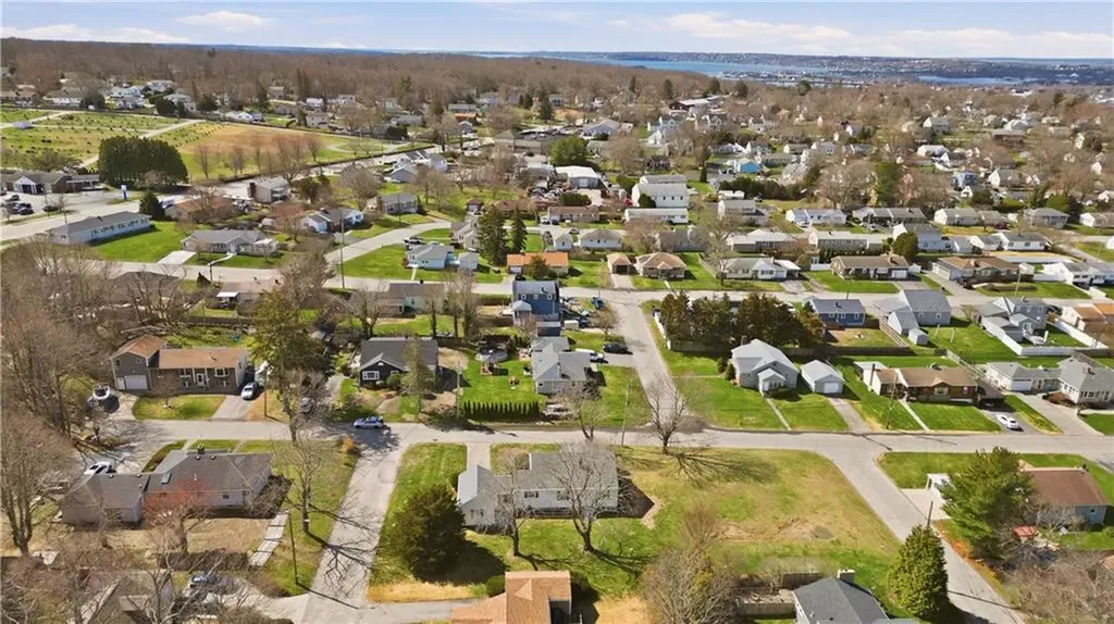 24 Kearns Avenue Tiverton RI 02878