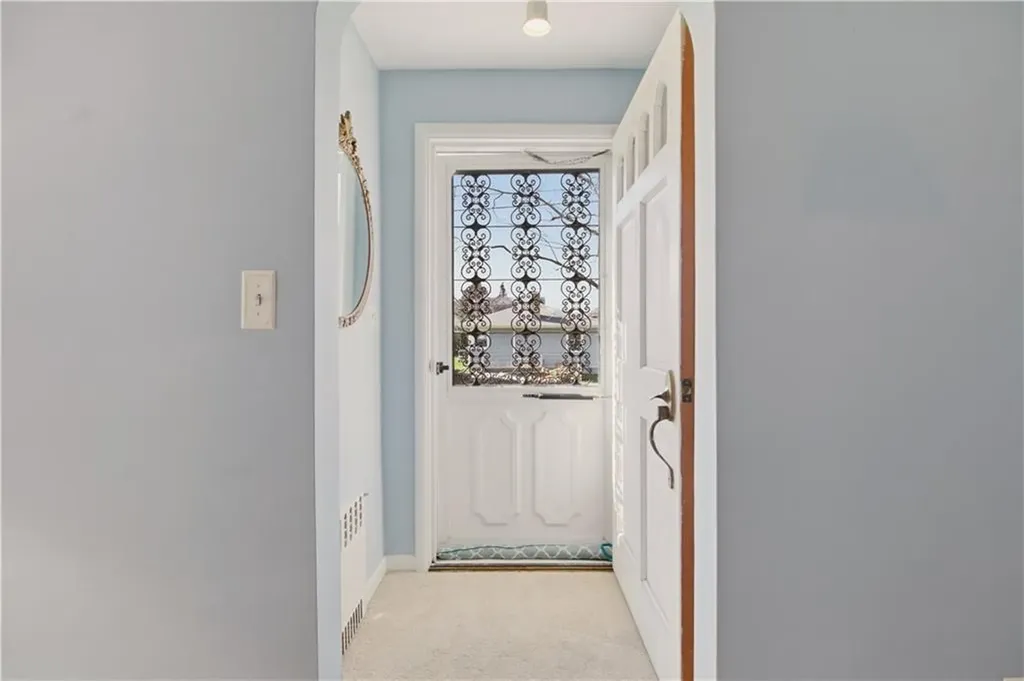24 Kearns Avenue Tiverton RI 02878