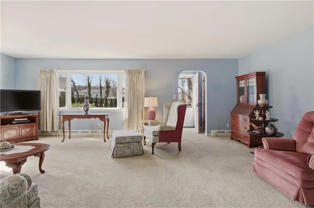 24 Kearns Avenue Tiverton RI 02878