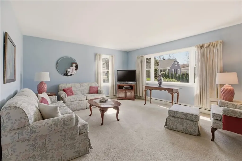 24 Kearns Avenue Tiverton RI 02878