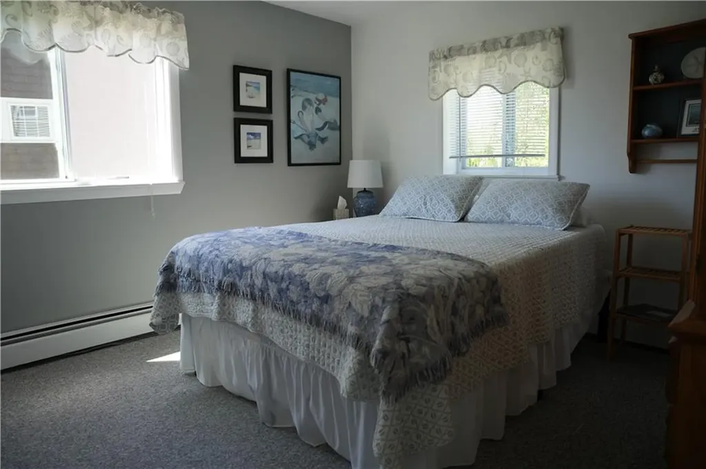 39 Lake Road Narragansett RI 02882