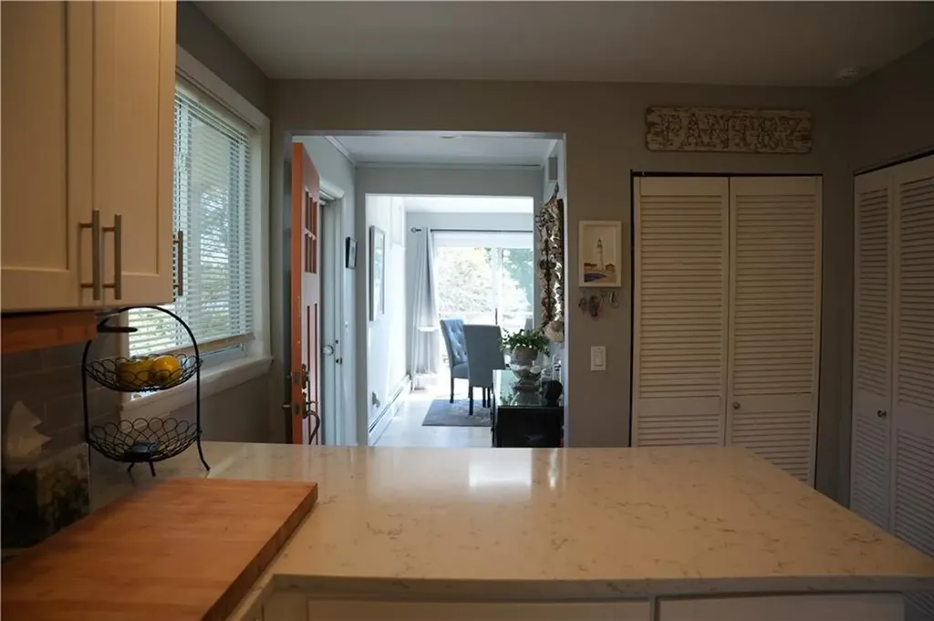 39 Lake Road Narragansett RI 02882
