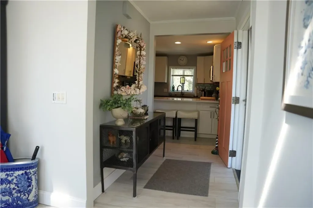 39 Lake Road Narragansett RI 02882