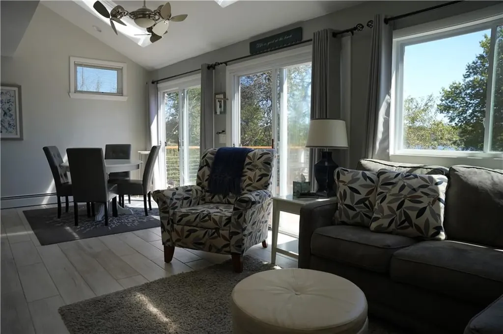 39 Lake Road Narragansett RI 02882