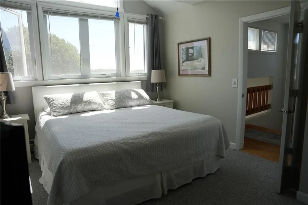 39 Lake Road Narragansett RI 02882