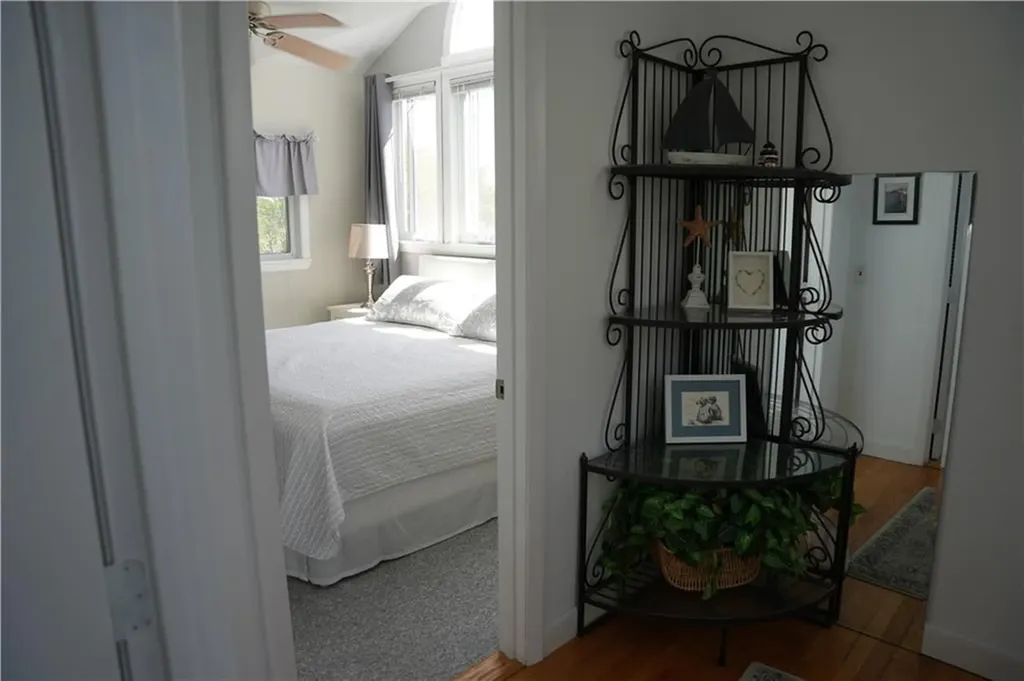 39 Lake Road Narragansett RI 02882