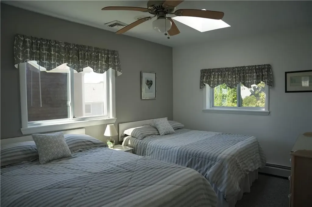 39 Lake Road Narragansett RI 02882