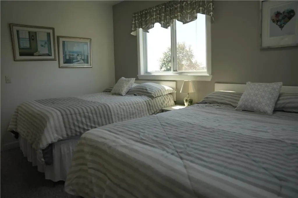 39 Lake Road Narragansett RI 02882