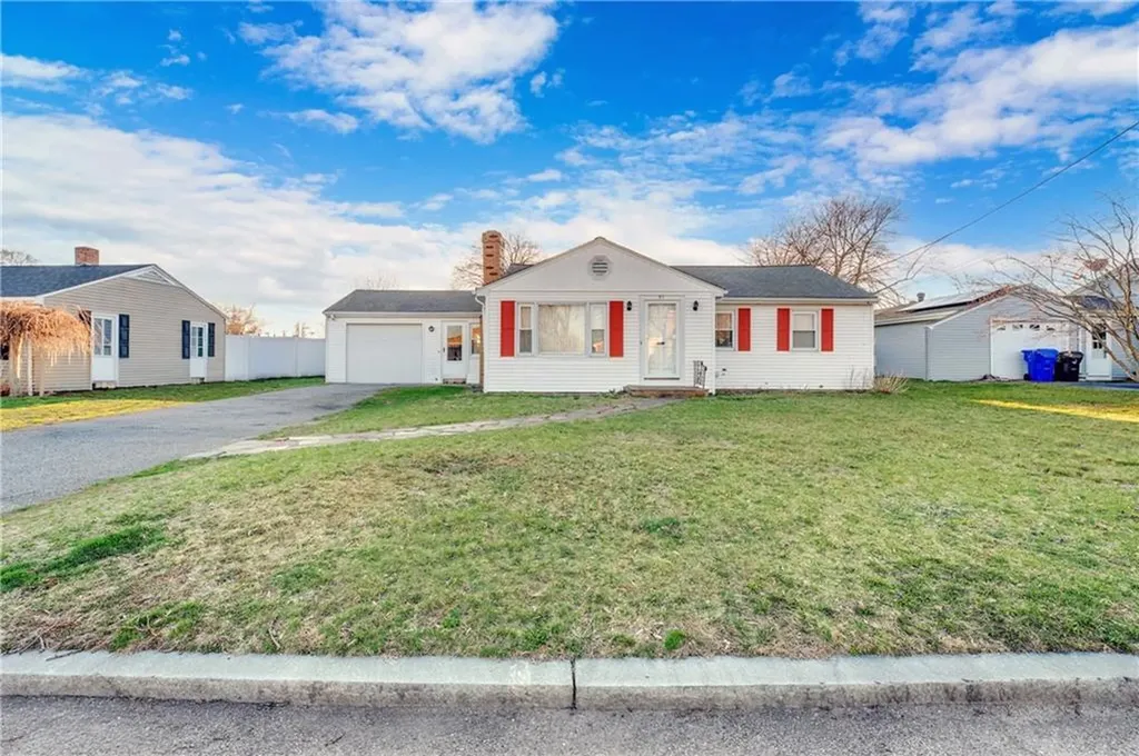 92 Weeden Avenue East Providence RI 02916