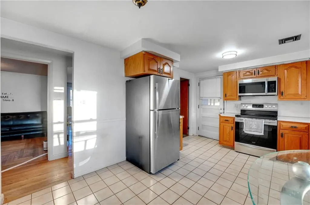 92 Weeden Avenue East Providence RI 02916
