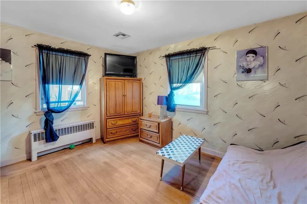 92 Weeden Avenue East Providence RI 02916