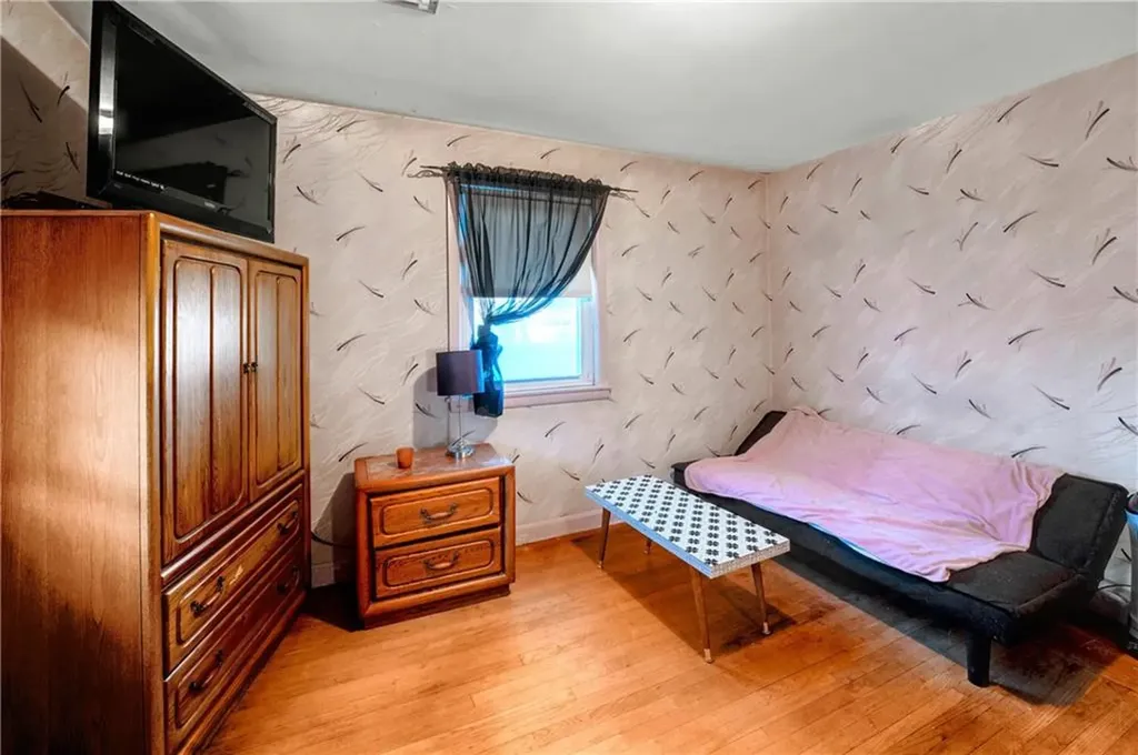 92 Weeden Avenue East Providence RI 02916