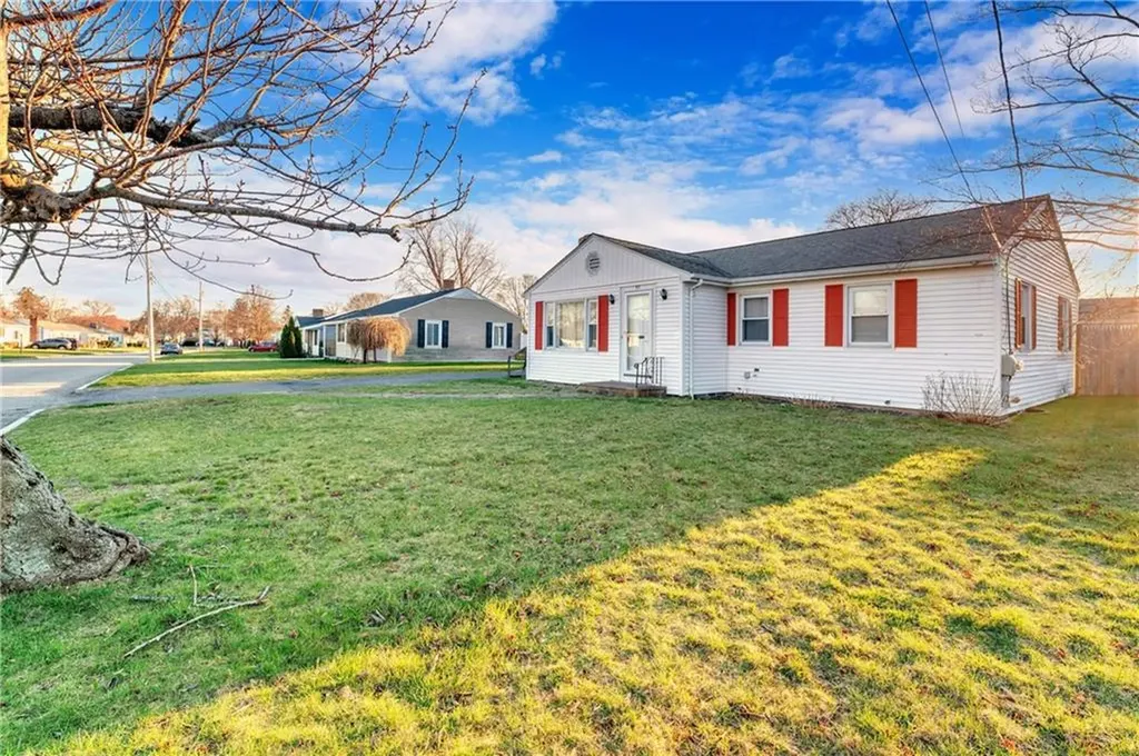 92 Weeden Avenue East Providence RI 02916