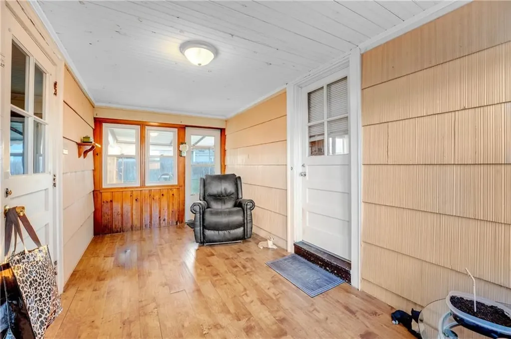 92 Weeden Avenue East Providence RI 02916