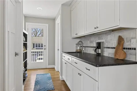 110 Sea View Avenue North Kingstown RI 02852