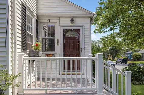 81 Old Fort Road Newport RI 02840