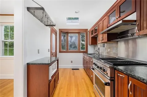 81 Old Fort Road Newport RI 02840