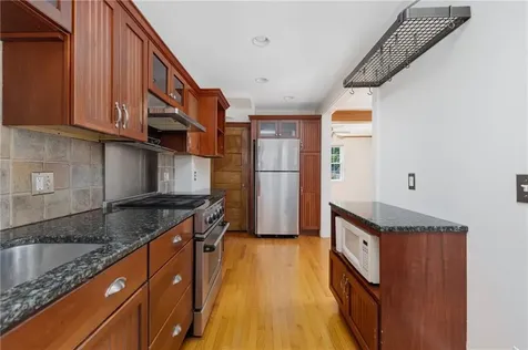 81 Old Fort Road Newport RI 02840