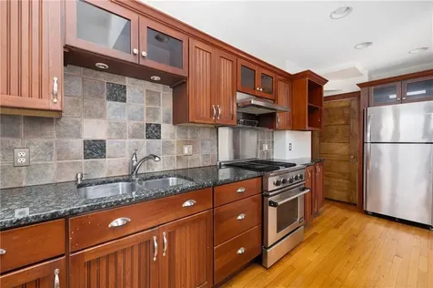 81 Old Fort Road Newport RI 02840